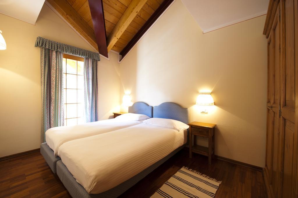 Holidays Dolomiti Apartment Resort Carisolo Habitación foto